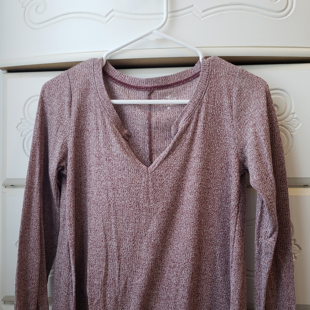 Long sleeve v-neck sweater